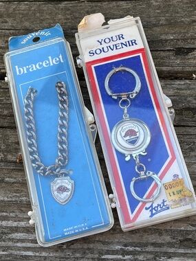 Vintage Souvenir Set from Arkansas Razorbacks